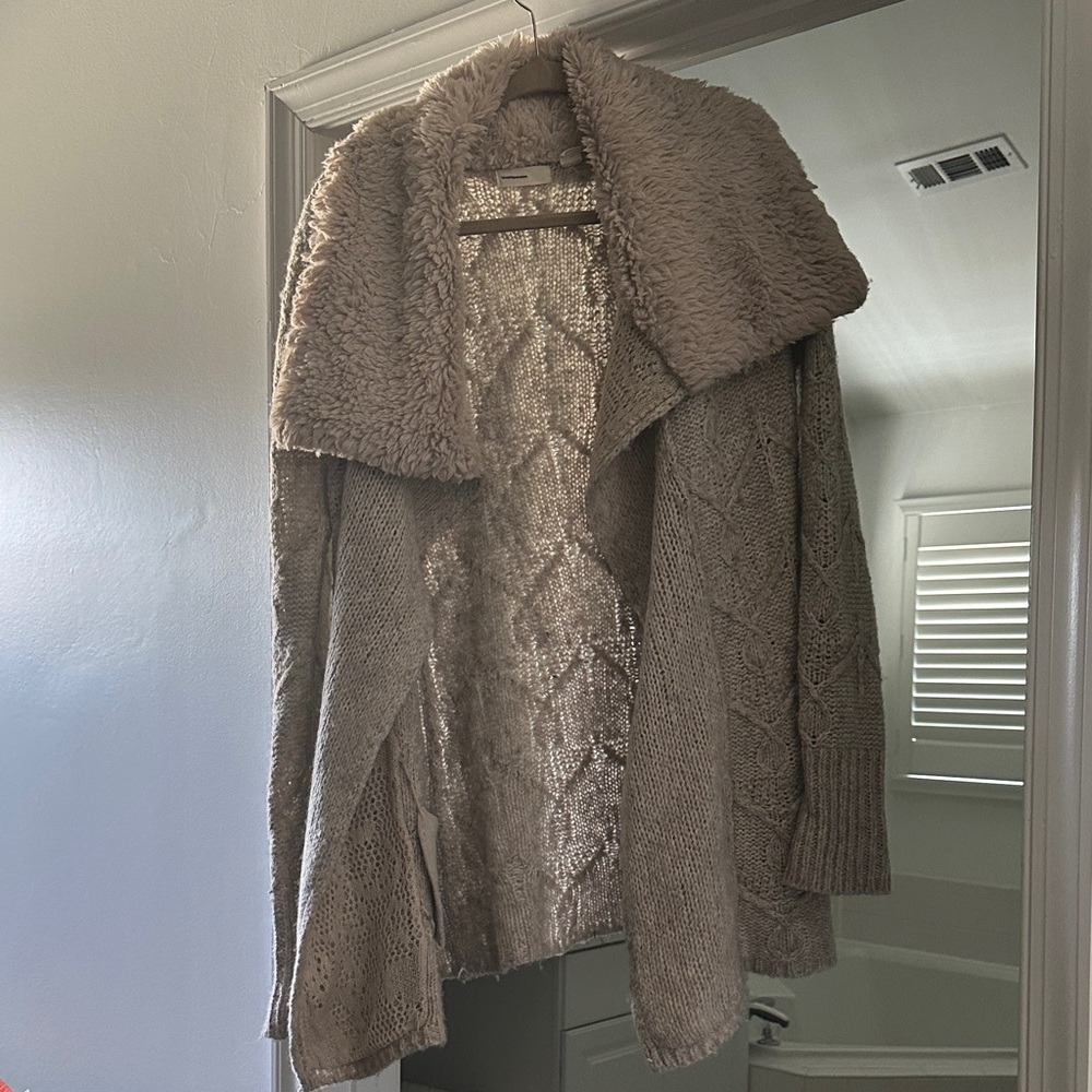 Sleeping in snow/Anthropologie Cozy Tan Knit Cardigan with Faux Fur Collar